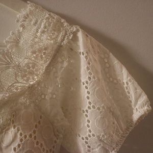 Missguided Tops - Missguided Off-Shoulder Lace-Up White Crop Top Missguided Tops - Missguided Off-Shoulder Lace-Up White Crop Top